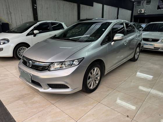 HONDA CIVIC 1.8 LXL 16V FLEX 4P AUTOMÁTICO HONDA CIVIC 1.8 LXL 16V FLEX 4P AUTOMÁTICO